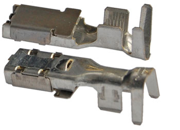 Flachstecker 9,5 x 1,2 mit Rastnase, 8-10 mm² in KFZ-Elektrik > Kabelschuhe  & Steckverbindunge